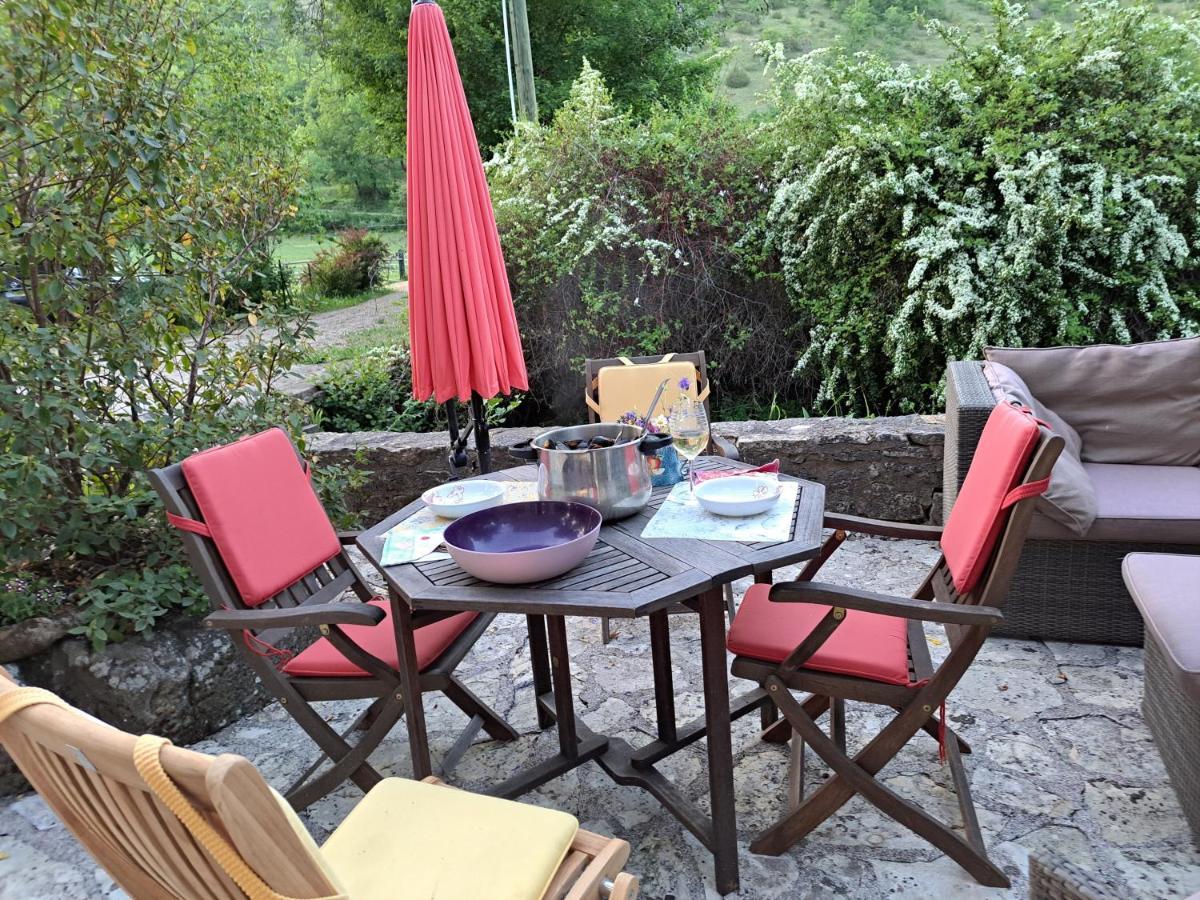Le Moulin Des Cavaliers Bed and Breakfast La Rouquette Exteriör bild